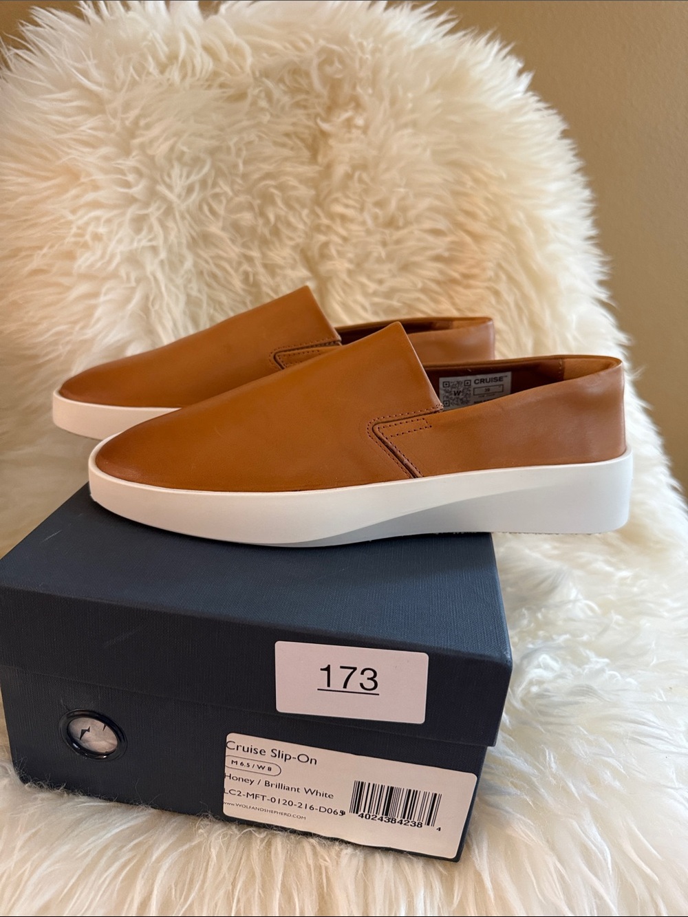 Wolf and Shepherd Slip-On Men’s 6.5/ women’s 8 Casual Shoe — Honey